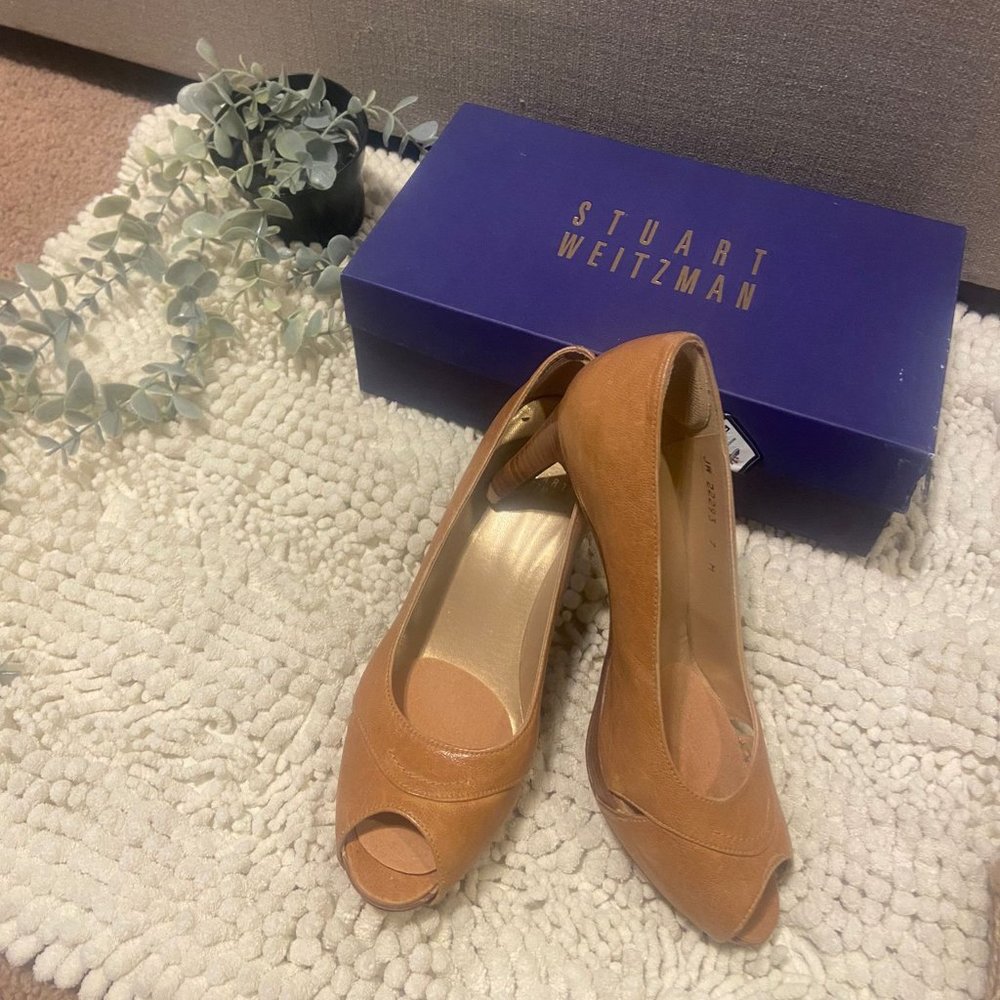 Stuart Weitzman heels - color tan/sand - 7